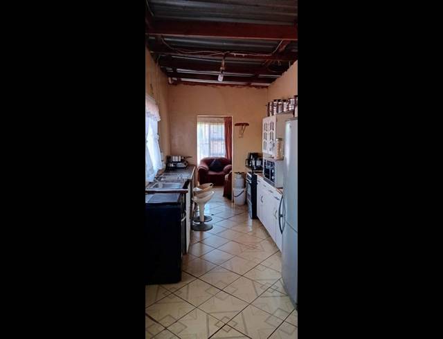 3 BEDROOM HOUSE FOR SALE IN BEVERLEY HILLS